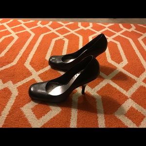 Black Pumps